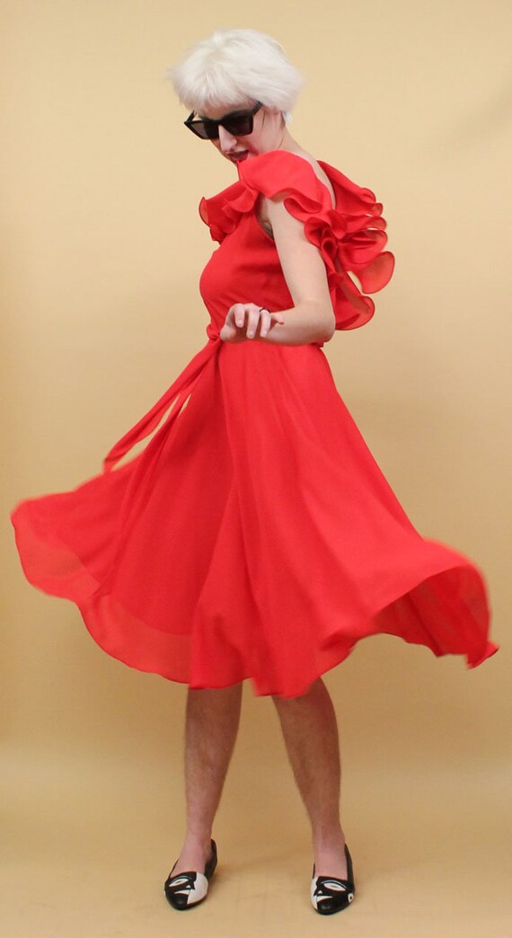 70s 80s Vtg Bright Red Ruffle Collar Knee Length … - image 2