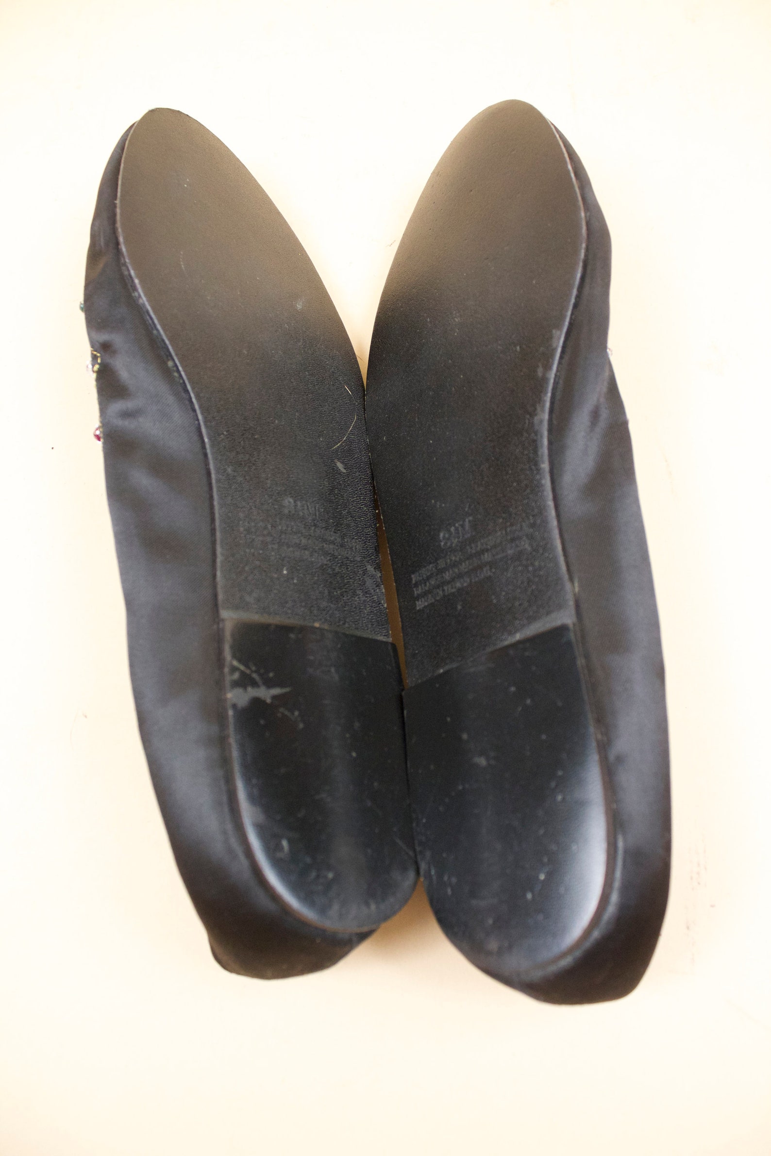80s vtg jewel toe embroidered black satin ballet slipper flats / mootsie tootsie new wave casual slip on gem tone shoe 8.5 8 eu 80s vtg jewel toe embroidered black satin ballet slipper flats / mootsie tootsie new wave casual slip on gem tone shoe 8.5 8 eu