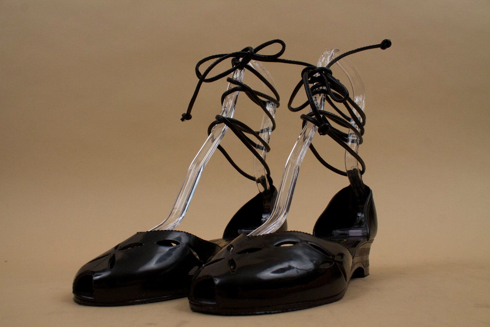 80s does 50s vtg rare deadstock qualicraft jet black jelly lace up ballet slipper sandal / cut out wedge comfy flat shoe 7 6.5 e