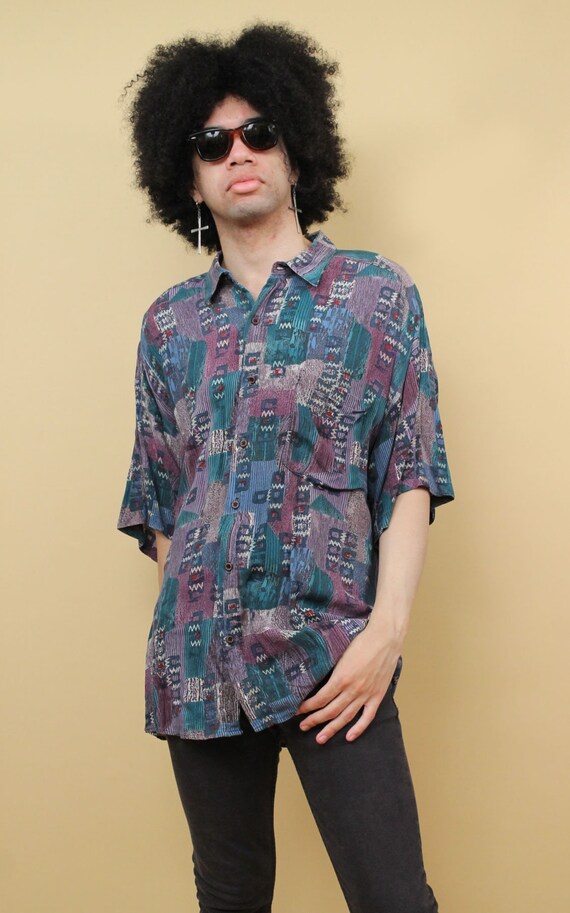 【格安saleスタート】 Vtg 90s Abstract Shirt Rayon Collared up Button Print トップス