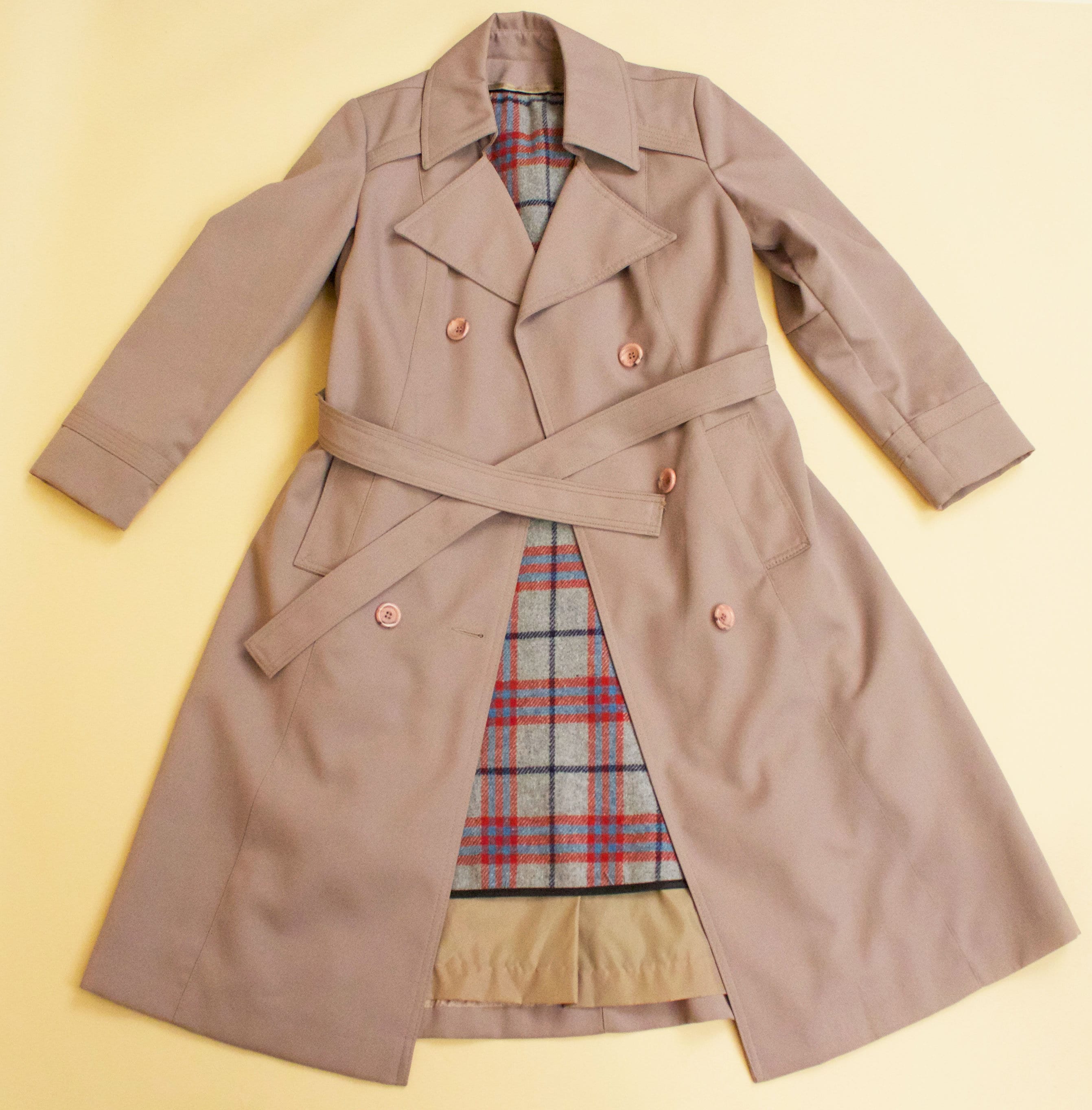 70s Vtg Beige Trench Coat Burberry Style Plaid Lining Belted