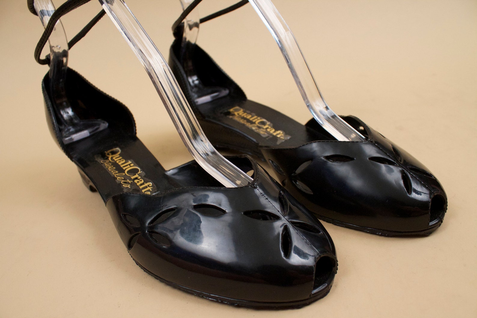 80s does 50s vtg rare deadstock qualicraft jet black jelly lace up ballet slipper sandal / cut out wedge comfy flat shoe 7 6.5 e