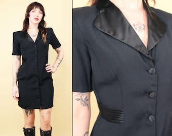 Années 80, 90, costume à col noir VTG, mini robe boutonnée sur le devant, étiquette d'entreprise gothique à manches courtes pour femmes 7/8 Xs B34" W26" H36" L35"