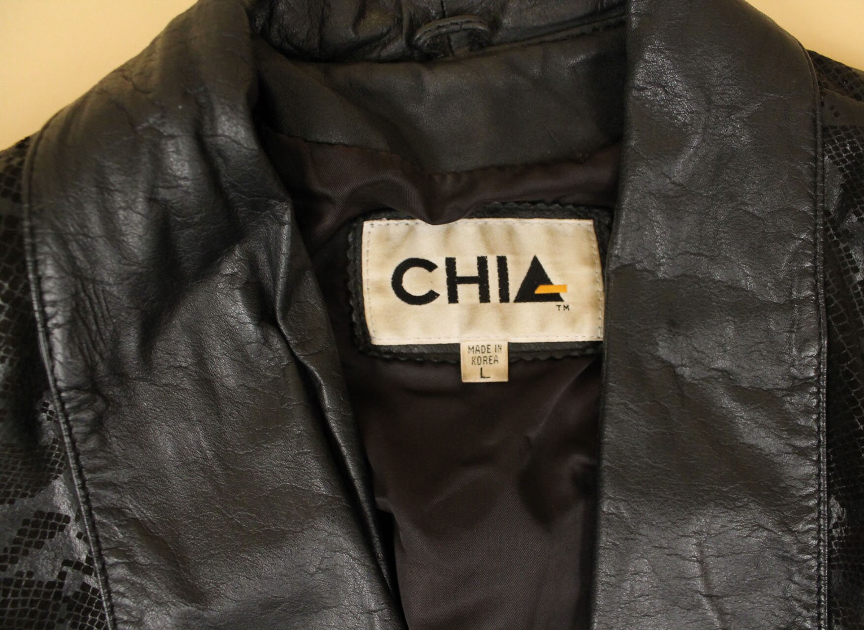 ジャケット・アウター Vintage tight leather jacket 80s Vtg Black Leather Jacket Cropped Coat V Shape Buckle Front New