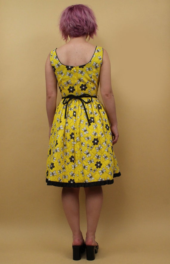 50s 60s Vtg Buble Bee Daisy Novelty Print Mini Dr… - image 6