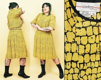 80s Vtg Yellow & Black Reptile Print 100% Silk Dress Pleated Skirt Half Sleeve Women's tag 14 fits a 12 Large B40" W32" H44"