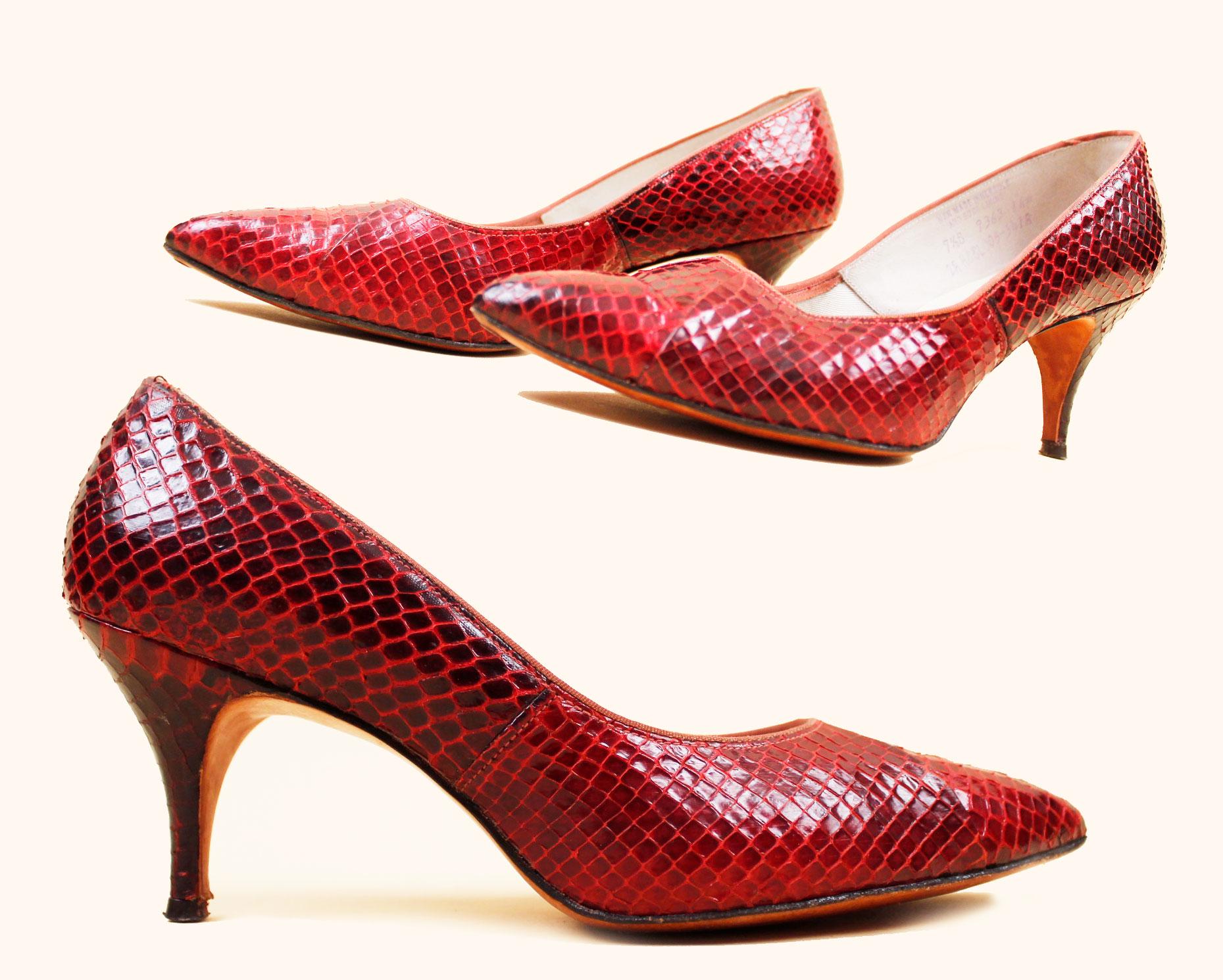 Dark brown pumps Nederland