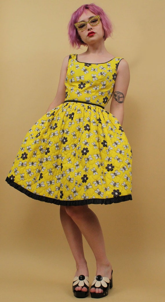 50s 60s Vtg Buble Bee Daisy Novelty Print Mini Dr… - image 10