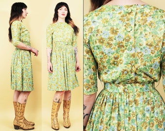 50s 60s Vtg Green Yellow Floral 3/4 Sleeve Day Dress with Button Up Back Detail Women's Sm B34-36" W26" H48" L38"