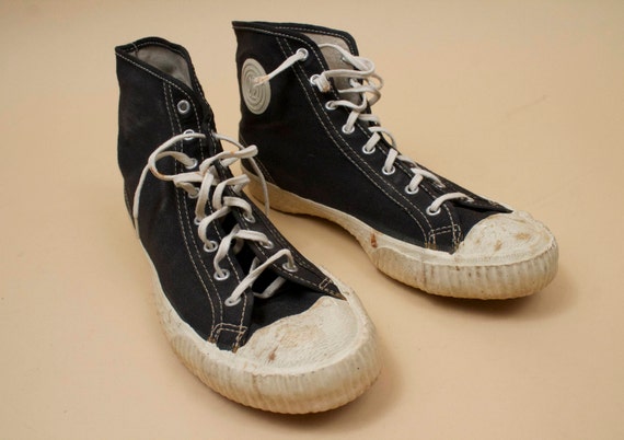 40er Jahre 50er Jahre Vtg schwarz Baumwollleinwand Hallo Top weißen Spitze bis Basketball Sneakers Sammlerstücke COLBY sportliche Schuhe Herren 8 40er Jahre 50er Jahre Vtg schwarz Baumwollleinwand Hallo Top weißen Spitze bis Basketball Sneakers Sammlerstücke COLBY sportliche Schuhe Herren 8