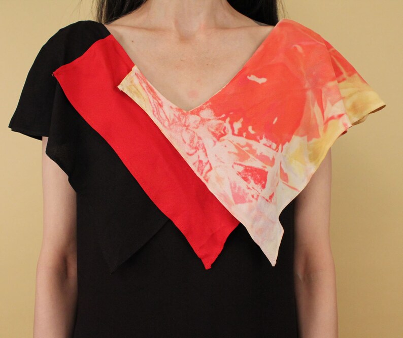 70s 80s Vtg Avant Garde Triangle Collar Black & Red Sheath Dress Batik Tie Dye Wearable Art Women's tag 5/6 Xs image 7