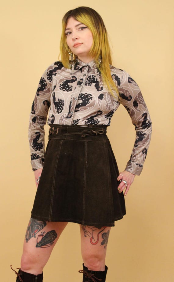 70s Vtg Art Nouveau Naked Lady Print Pointy Collared Button up