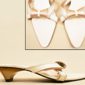 90s Y2K Vtg Italian Ingrid Vinyl Taupe & White Bow Mule Kitten Heel Sandal made in Italy Mod Pointy Toe 5 5.5 EU 35 35.5  [ 23 cm ]