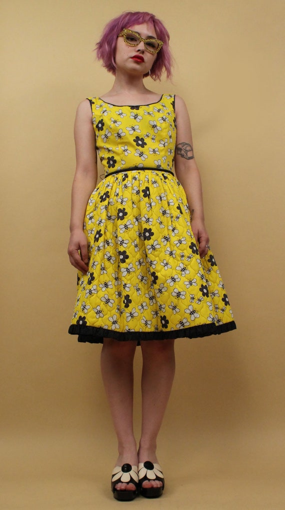 50s 60s Vtg Buble Bee Daisy Novelty Print Mini Dr… - image 8