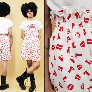 Années 80 Vtg Blanc Coton Rouge Alphabet Lettre Imprimer Taille Haute Sac en papier Shorts Board Beach California Unisex tag Medium
