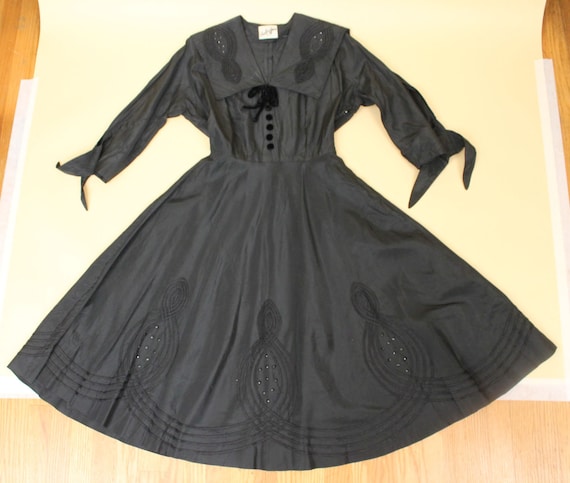 40s 50s Vtg Black Sailor Collar Silk Velvet Tie Taffeta 40s 50s Vtg Black Sailor Collar Silk Velvet Tie Taffeta