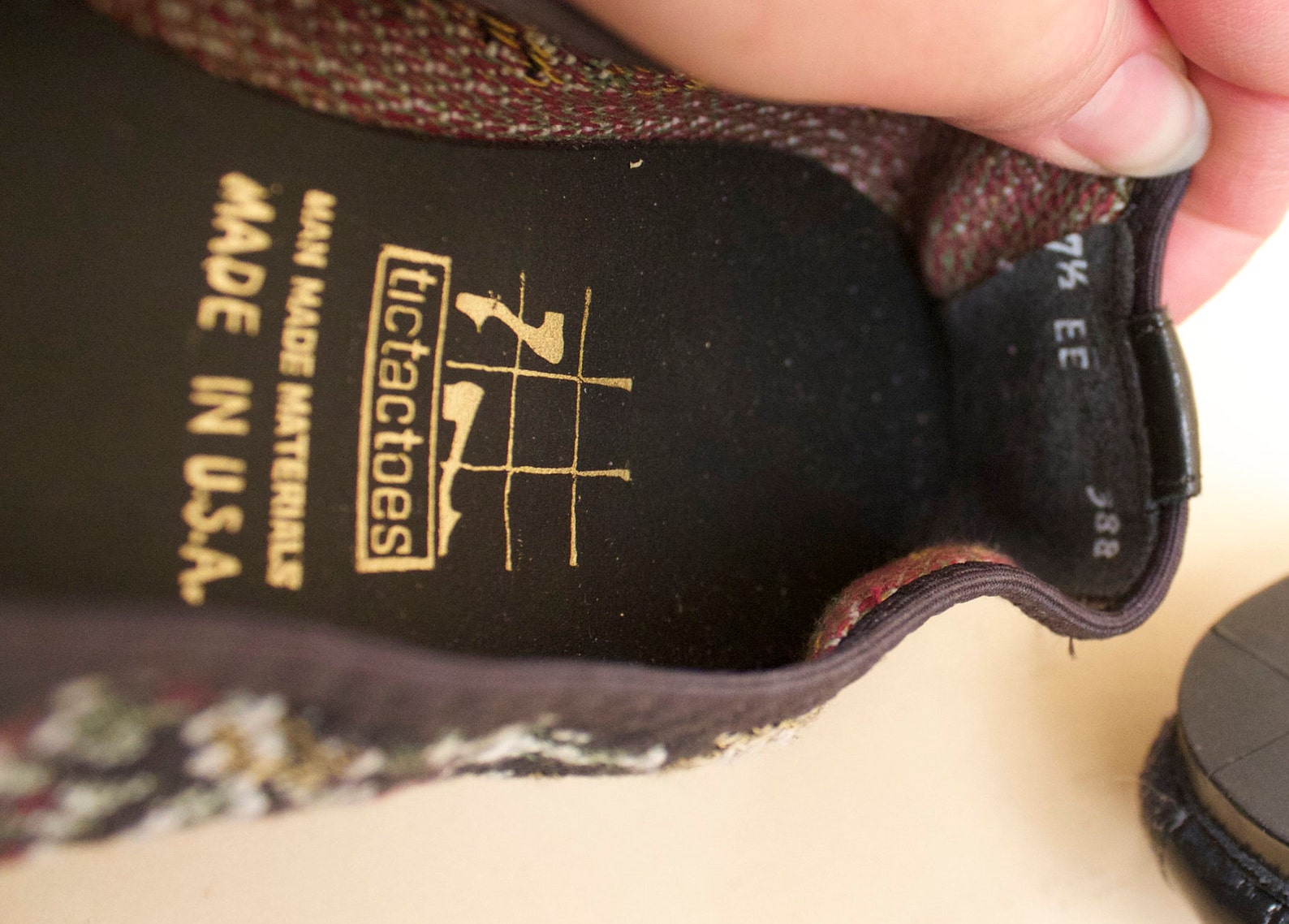 80s vtg black floral needlepoint tapestry ballet flats / cap toe dance casual shoes slipper 7.5 ee [ wide] eu 38