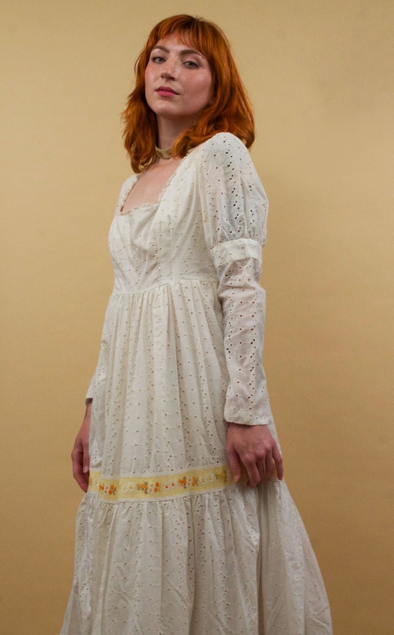 60s 70s Vtg White Cotton Eyelet Lace Tiered Mutto… - image 4