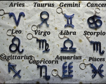 Llavero del zodiaco - signo zodiacal de resina azul / Regalo de astrología / Accesorio de horóscopo hecho a mano.
