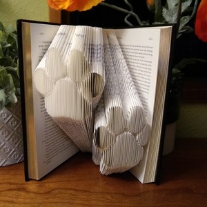 Arte de livro dobrada personalizada, feita para você, pegadas de pata