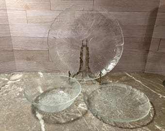 Arcoroc (France) Canterbury Crocus 3-Piece Set. Embossed tempered glass.