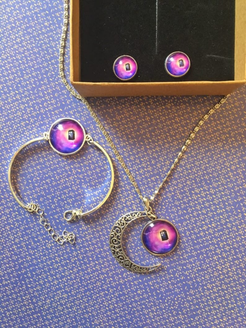 Pretty Doctor Who Tardis jewellery gift set bracelet earrings and necklace pendant whovians will love this Pink purple