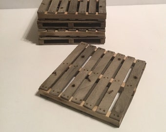 Miniature Pallet 3.5&quot;x 3.5&quot; 1:10 1/12 Scale Diorama Prop Pallet Dollhouse Trains RC Cars Handmade