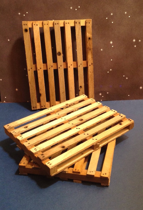 1:10 or 1:12 Scale Miniature Pallet 3/" x 4/" Handmade Dollhouse 6/" Action Figure