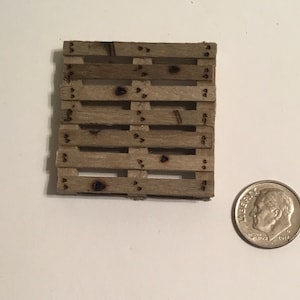 Miniature Pallet 1.5&quot;x 1.5&quot; Wood Shipping Pallet Diorama G Scale Train Accessories Action Figures