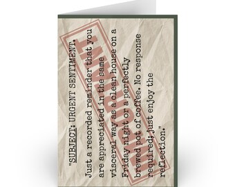 Tarjeta de felicitación con mensaje urgente estilo máquina de escribir / Interior en blanco