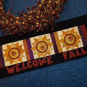 WELCOME FALL Sunflowers Autumn Patchwork Keepsake Skinny Quilt Ledge Table Runner Wall Hanging Banner Basket Tuck Table Decoration