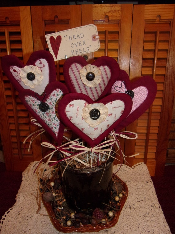 Primitive Country Layered Fabric Bouquet Of Valentine Hearts Crock