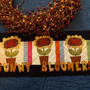 Fall Autumn Sunny SUNFLOWERS Scrappy Patchwork Keepsake Skinny Quilt Wall Hanging Door Greeter Basket Tuck Plant Mat Table Runner Decoration