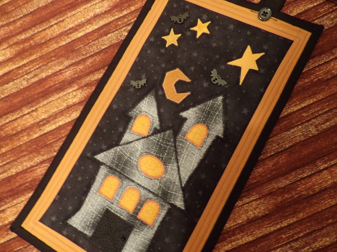 Wonky Spooky Halloween House Wall Hanging Door Greeter Quilt for Small ...