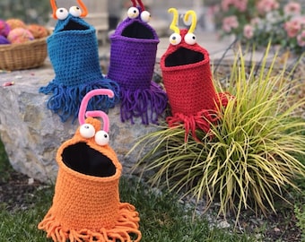 Yip Yip Crochet Pattern Aliens PDF | Retro Cartoon Alien Hanging Storage | Stocking Crochet | Digital Download