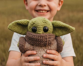 Baby Yoda Crochet Pattern PDF | Star Wars Amigurumi Grogu crochet 19cm | Mandalorian Plush Toy | Digital Download