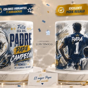 Puede incluir: Dos tazas de cerámica blanca con diseños de fútbol. Una taza presenta un balón de fútbol y texto en español, la otra representa a un hombre y un niño. Las tazas tienen el texto "Feliz Día del Padre" y "Papa Campeon".