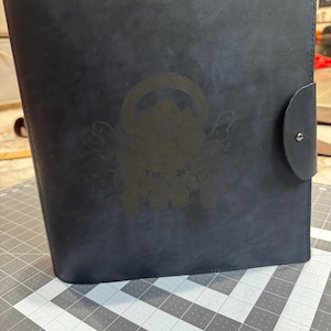 Classeur à 3 anneaux Kingdom death sur le thème des monstres