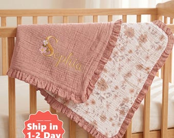 Manta personalizada para bebê com nome, manta floral bordada à mão, manta macia de algodão com babados, manta com nome para recém-nascido, presente para bebê