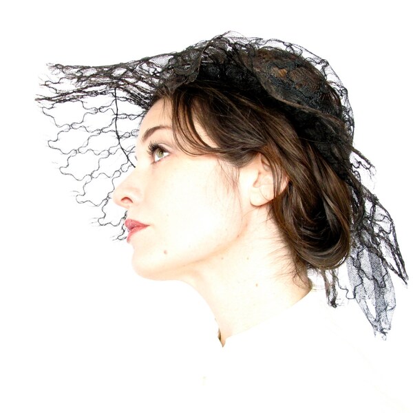 Vintage Hat . 1950s Spider Web Mesh Sun Hat