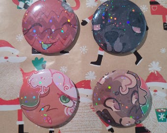 Botones navideños de Dandy's World, 58 mm, 2 1/4 pulgadas (Bobette, Coal, Ginger, Rudie)