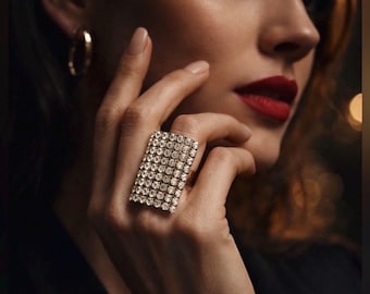 Bold Rhinestone Shield Ring – Y2K Glam Sparkle – Adjustable Vintage Style