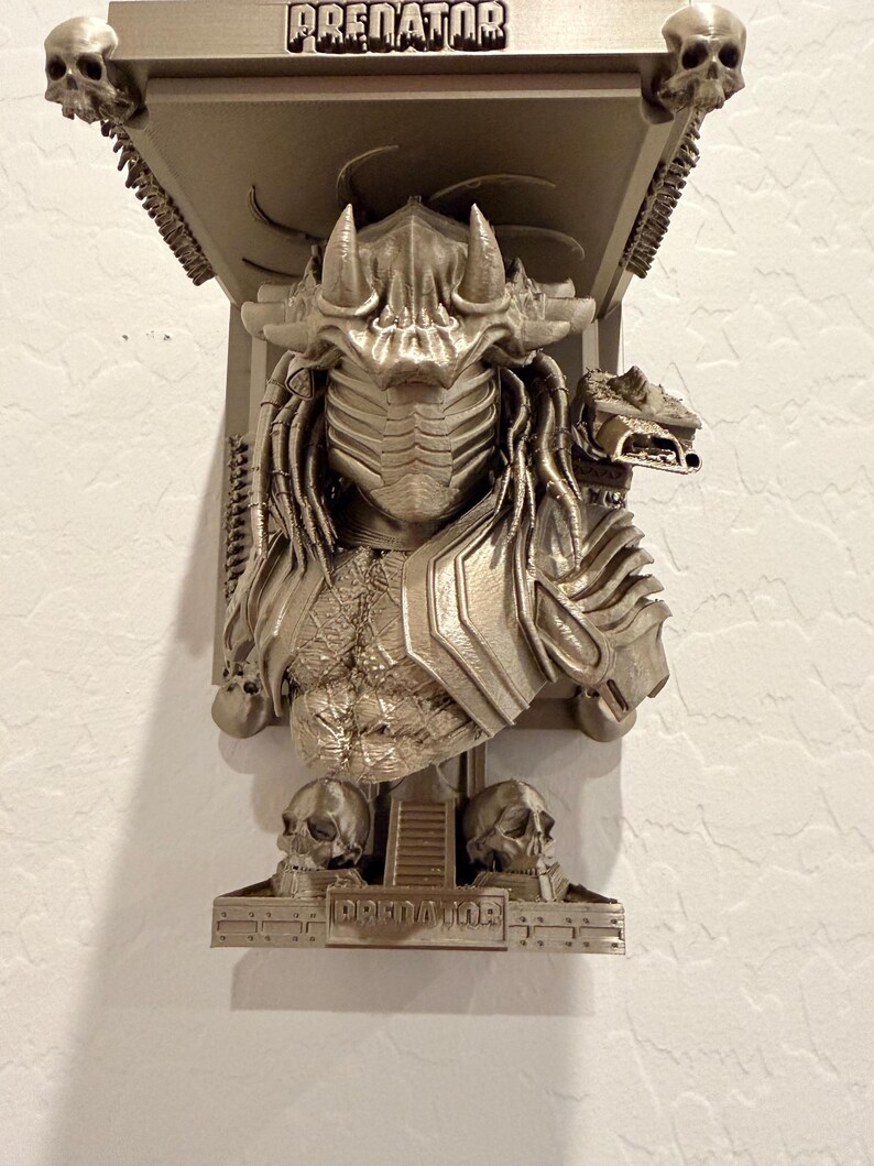 Alien Vs Predator Like 5x5 Metallic Finish Wall Shelf Collectible Art ...