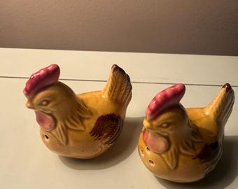Vintage Pair of Yellow Roosters, (Hens) Ceramic Farmhouse Salt and Pepper Shakers