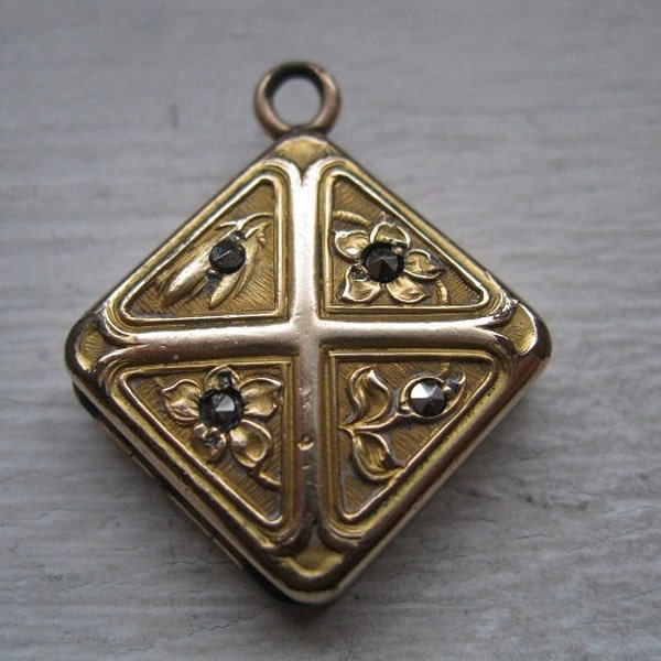 Antique gold fill sweetheart locket