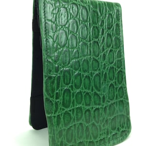 Tarjeta de puntuación de golf de cuero Green Croc Sunfish y soporte/cubierta para libro de yardas