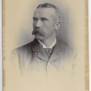 Antike Kabinett Karte eines Gentleman mit Schnurrbart von Dighton of Cardiff