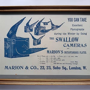Ein original Swallow Cameras Werbeplakat, gerahmt