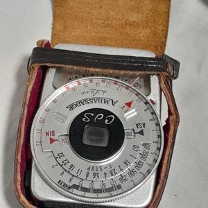 Ambassador de Luxe light meter