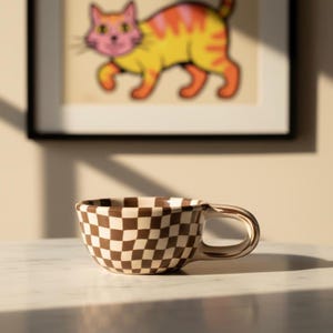 Taza de cerámica a cuadros / Taza de café con estampado de cuadros ondulados color moca / Decoración de cocina estilo cottagecore